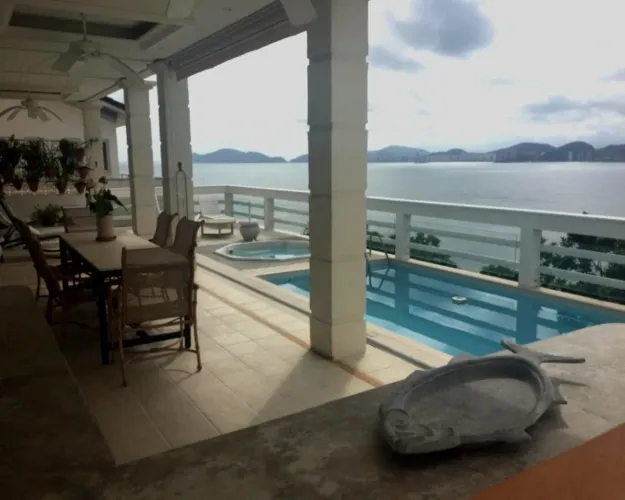 Excelente Casa no Condomínio Península!!!