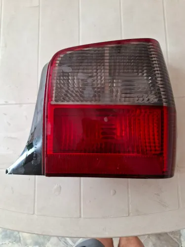 Lanterna traseira do Fiat uno original