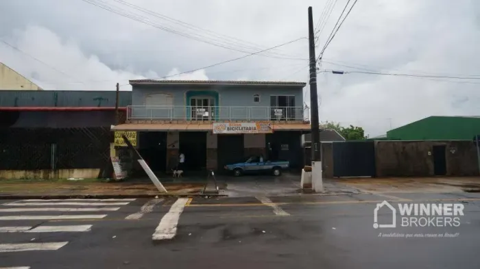Sobrado à venda, 325 m² por R$ 790.000,00 - Vila Nova - Maringá/PR