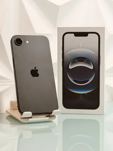 iPhone 16e
