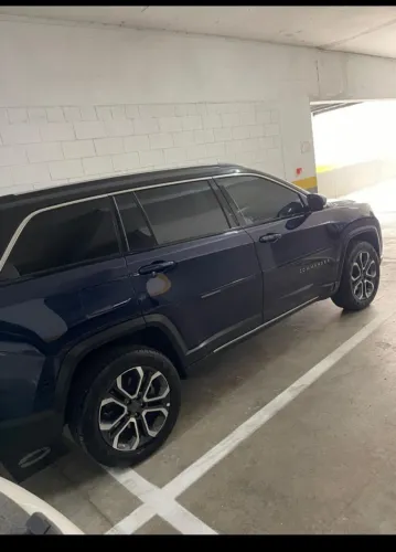 Jeep Comandar TD 380 Diesel 2023 impecável 