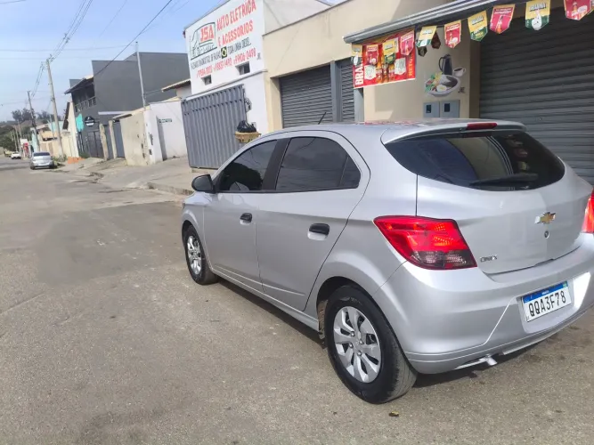 Chevrolet Onix JOY Hatch 1.0 8V Flex Mec. 4P 2019