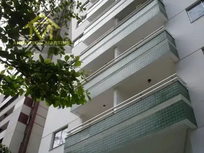 Anderson Martins vende lindo aparamento entre o verde do Moreno e o mar da praia da costa 