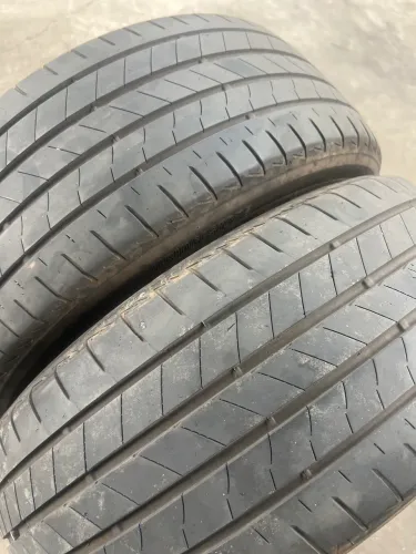 Pneu aro 17 215/50/17
