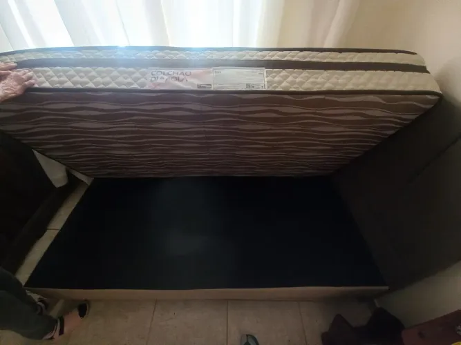 Cama box com cabeceira