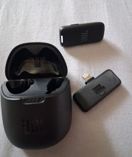 Microfone JBL sem fio lapela conector tipo lighting (Não é tipo c)