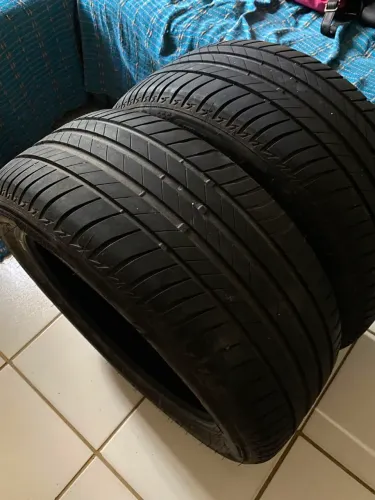 Pneus aro 17 muito novo