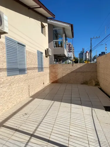Casa com 2 dormitórios
