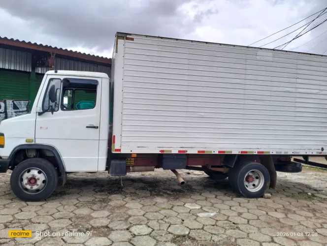 Vendo MB 709 ano 1996 valor do 93000