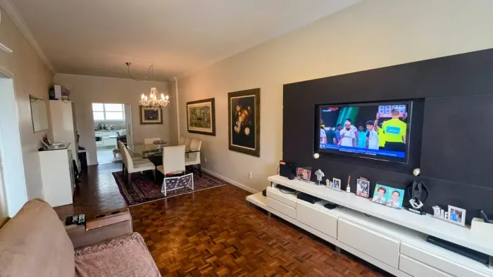 Apartamento Centro de Florianópolis com 111m², andar alto, vaga livre