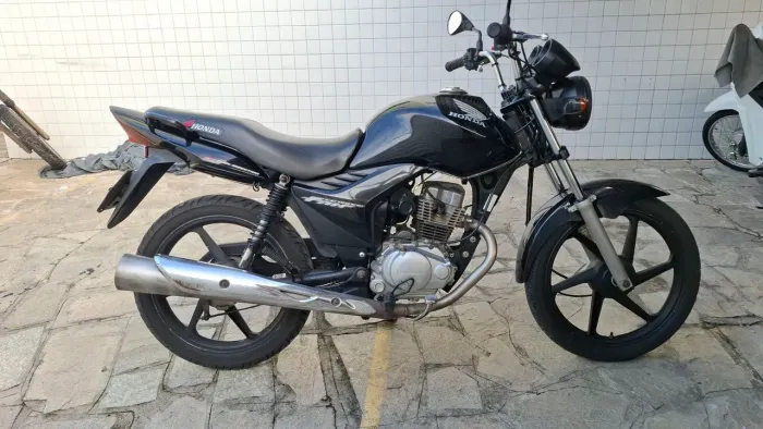 Vendo FAN 150 2011 moto muito boa