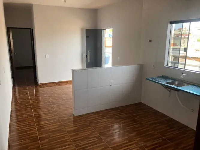 Barraco com 2 quartos, banheiro, cozinha, blindex, na Ceilândia Sul, perto da via estádio