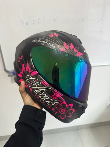 Capacete Axxis (rosa com preto)
