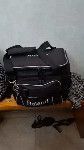Amplificador de violao acústico - Roland Ac33