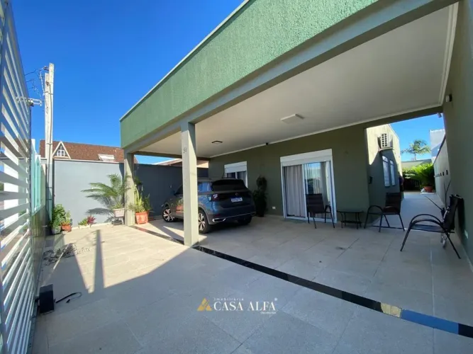 Linda casa com piscina no Balneário Inajá