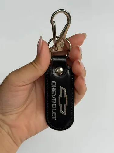Chaveiro Carro Couro Luxo Com Gancho Automotivo Chevrolet Preto