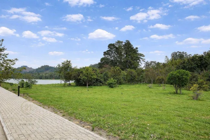 Terreno à venda, 668m² por R$ 399.960 - Condomínio Residencial Da Ilha - Guararema/SP