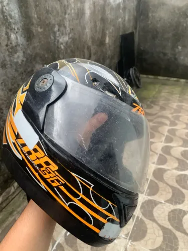 Capacete