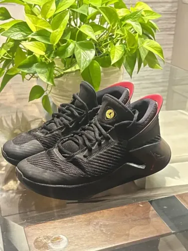 tênis jordan fly lockdown preto