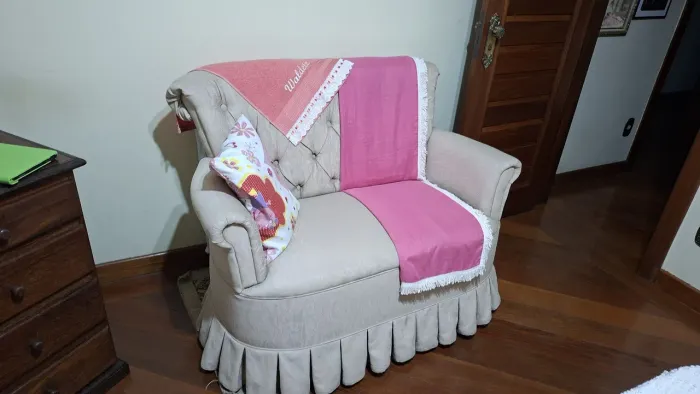 Conjunto de sofá 2 lugares + cadeira 