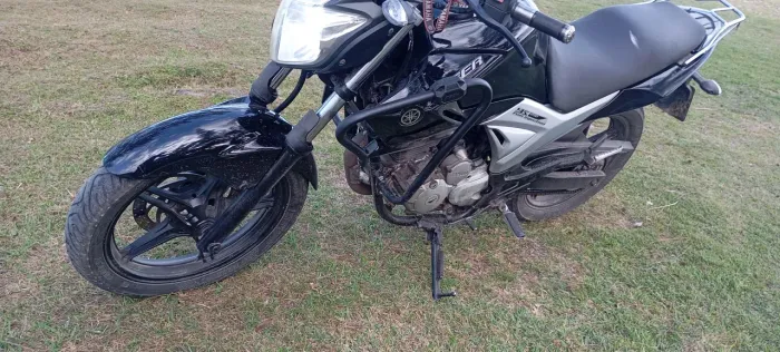 Vendo ou troco por moto alta 250 para cima