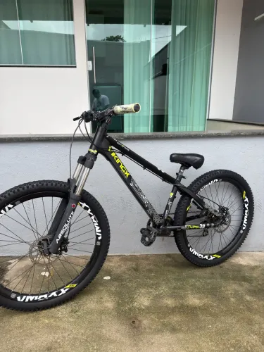 Bicicleta Viking Tuff 30 - Aro 26 Para trilha e passeio