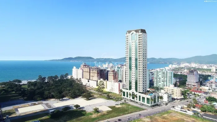 Apartamento de Alto Padrão na Quadra Mar