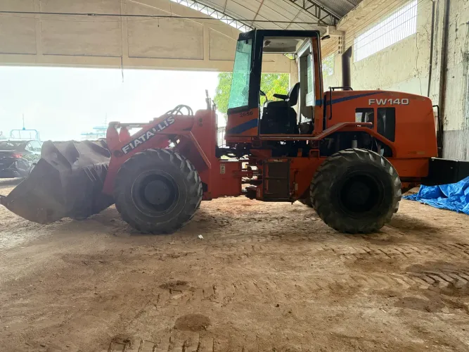 Trator carregadeira