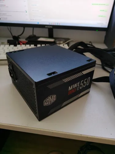 Fonte 550W Cooler Master - 80plus