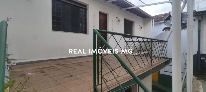 Casa comercial ou residencial para locação no bairro São Pedro.