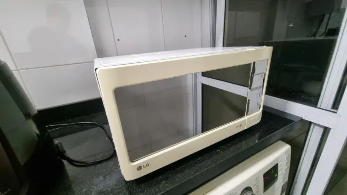 Microondas LG 30L MH7048G Com Defeito - Liga Mas Não Aquece