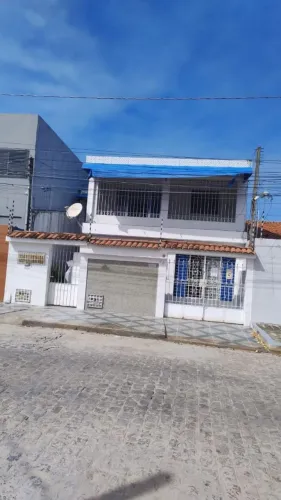 Alugo apartamento/casa de primeiro