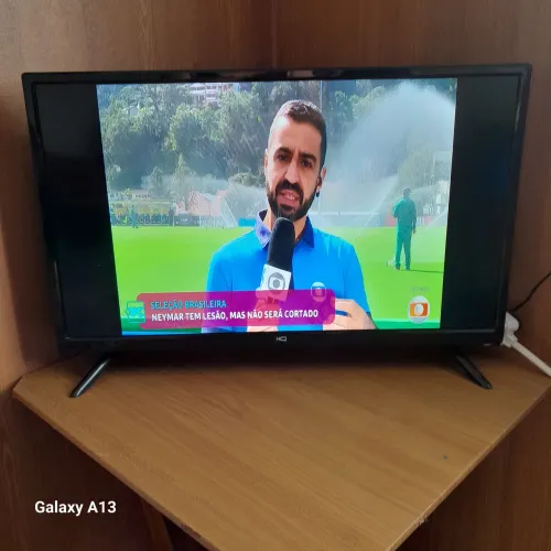 Smart TV HQ 24 Polegadas, um ano meio de uso, está  perfeita para uso