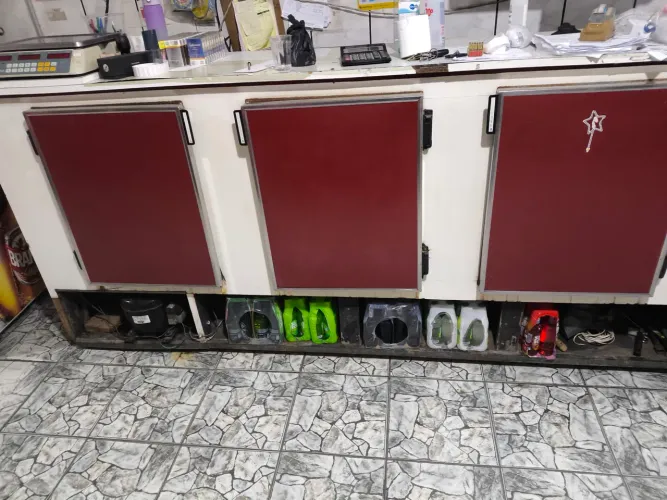 Vende-se um frizzer balcão 2,50 MTS