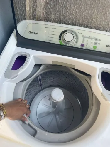 Vendo máquina de lavar roupas usada 12kg