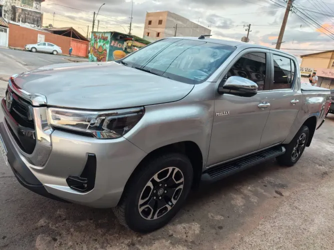 Toyota Hilux CD SRX 4X4 2.8 TDI 16V Diesel Aut. 2023