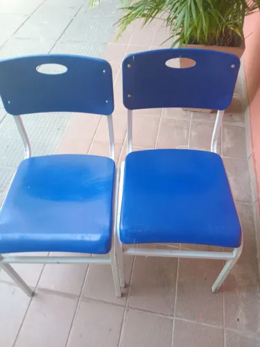 2 cadeira enpilhavel