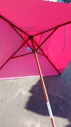 Comprei,não usei pois minha barraca ficou pronta,ela está com cheiro de nova