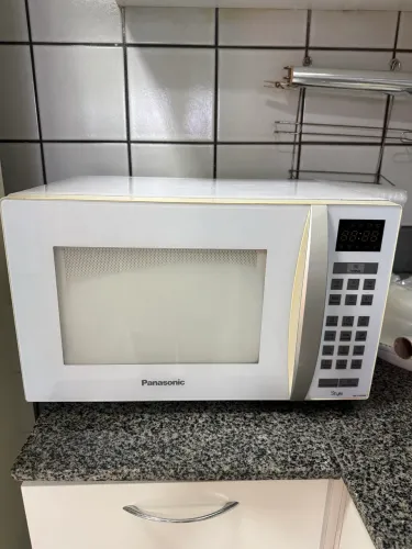 Microondas Panasonic branco 