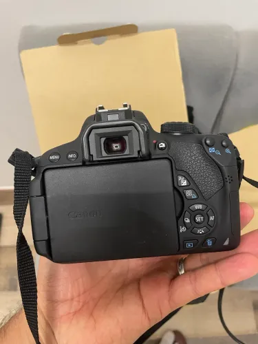 Câmera Cânon Rebel T5i