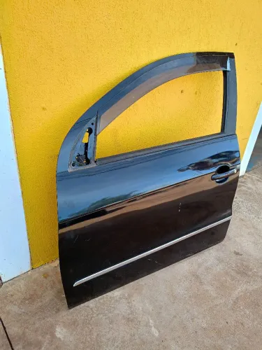 Porta dianteira esquerda gol Voyage g6