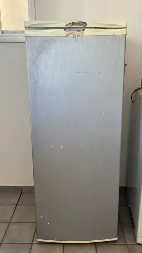 Geladeira Electrolux R250