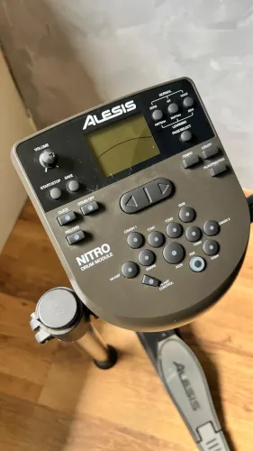 Bateria Eletrônica Alesis Nitro Mesh Kit - Completa | Excelente Estado