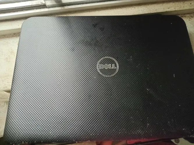 Vendo dell com defeito
