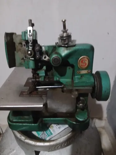 Máquina overlock