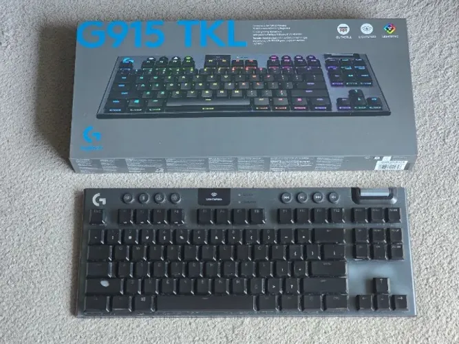 Teclado Mecânico Gamer Sem Fio Logitech G915 TKL com RGB LIGHTSYNC/LIGHTSPEED