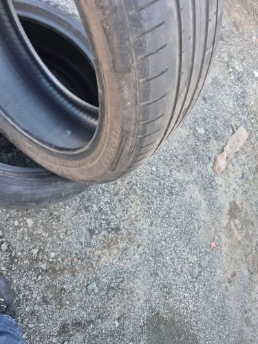 Vendo dois pneus aro 215/55 R 18. Goodyear  