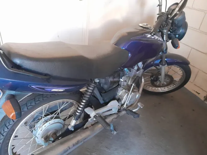 CG TITAN ES 2003