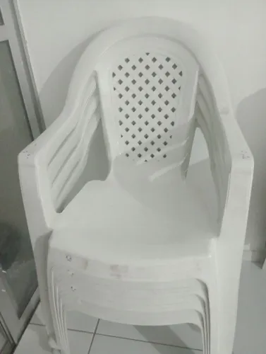 MESA COM 4 CADEIRAS