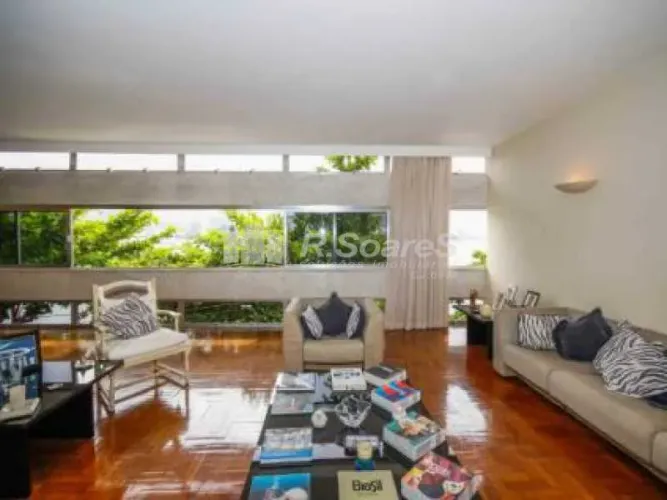 Apartamento com 4 Quartos na Urca, Av. João Luís Alves.